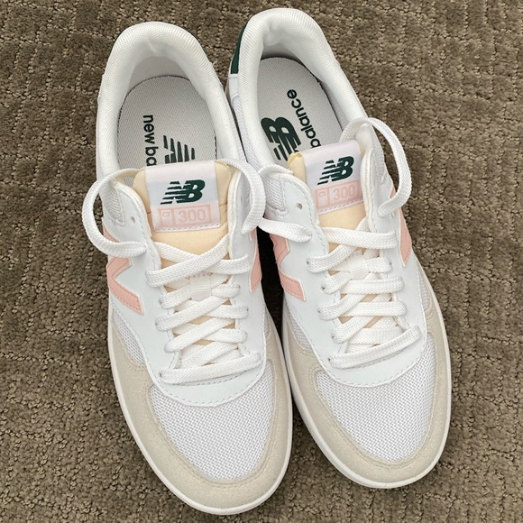 New Balance Court Sneakers - Picture 2 of 4